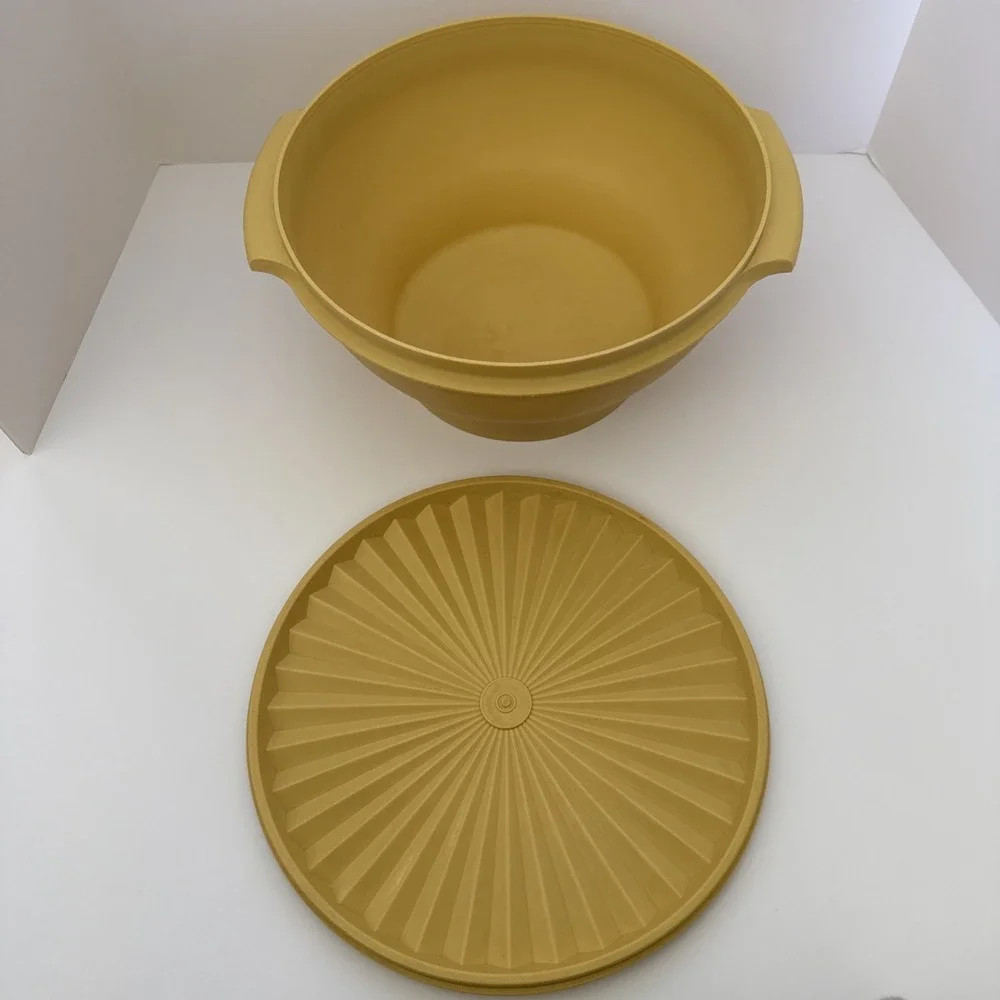 Vintage Tupperware Harvest Gold 880-8 Large Salad Bowl Container 10